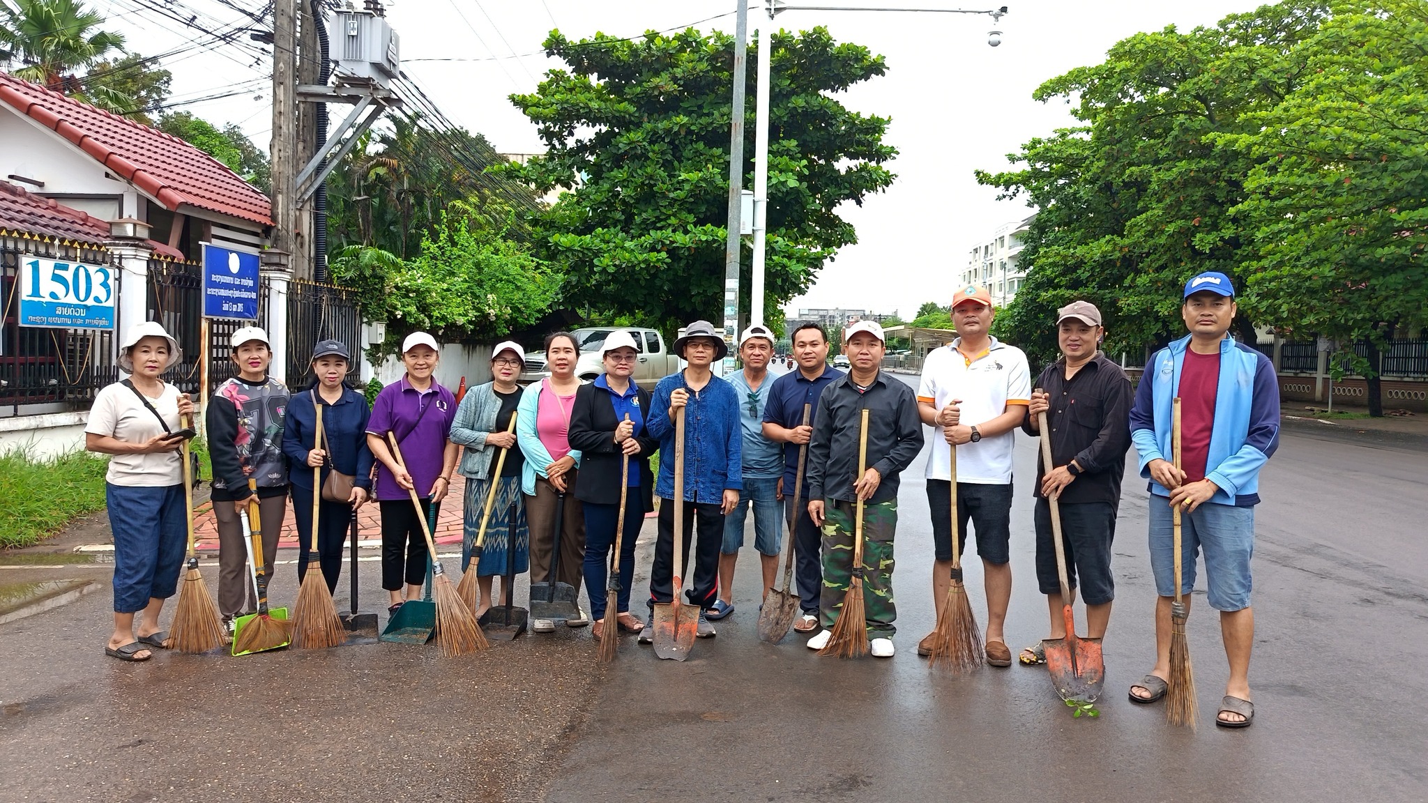 ພະແນກ ຖວທ ນວ ຮ່ວມຂະບວນອອກແຮງງານ ຕ້ອນຮັບວັນສໍາຄັນຂອງຊາດ